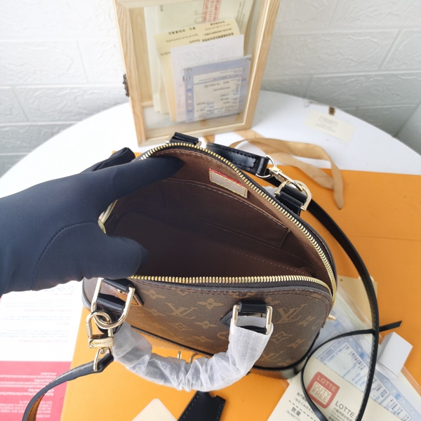 ルイヴィトンバッグ角部分ディテール